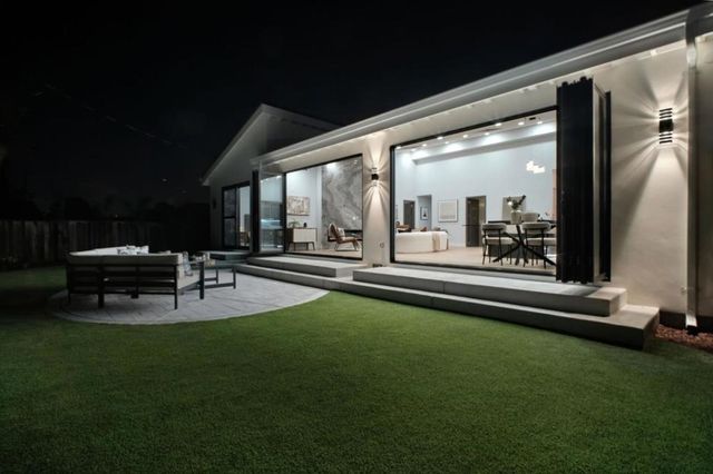 806 Emily Drive, Mountain View, CA 94043