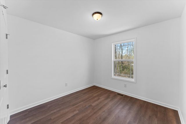 18 Central St, Tracy City, TN 37387