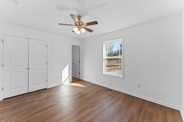 18 Central St, Tracy City, TN 37387