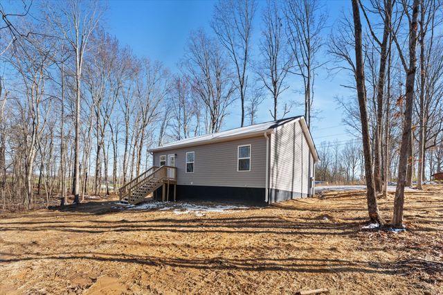 18 Central St, Tracy City, TN 37387