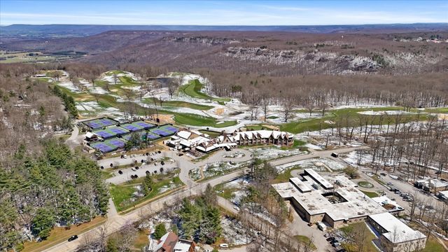 18 Central St, Tracy City, TN 37387