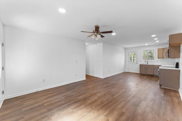 18 Central St, Tracy City, TN 37387