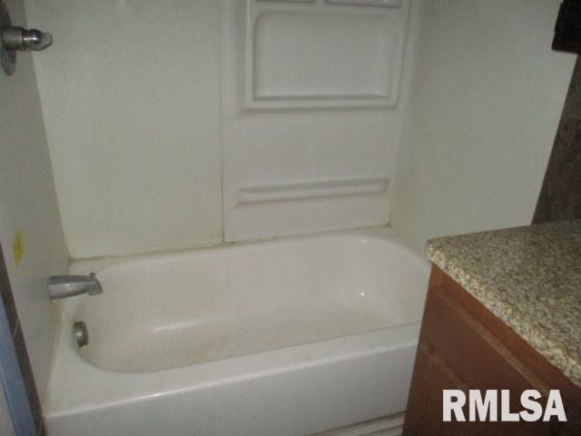 3908 S LAUDER Avenue, Bartonville, IL 61607