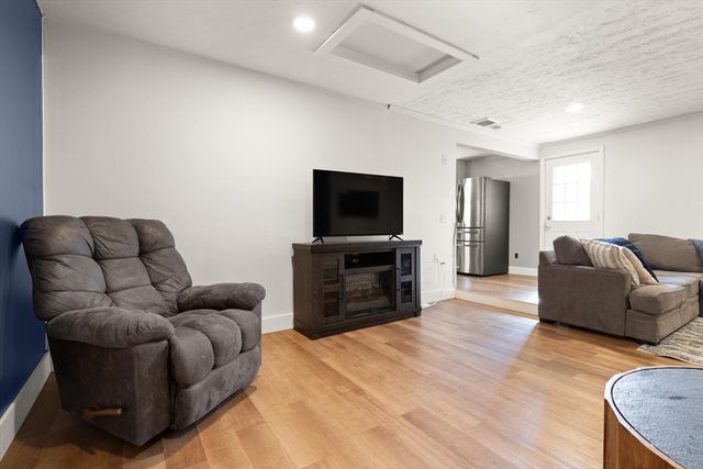 19 Rodwell St, Brockton, MA 02302