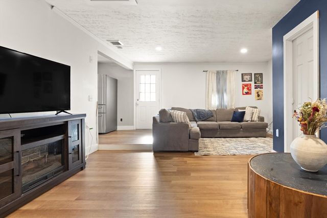 19 Rodwell St, Brockton, MA 02302