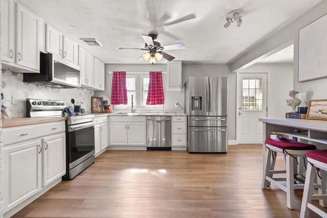 19 Rodwell St, Brockton, MA 02302