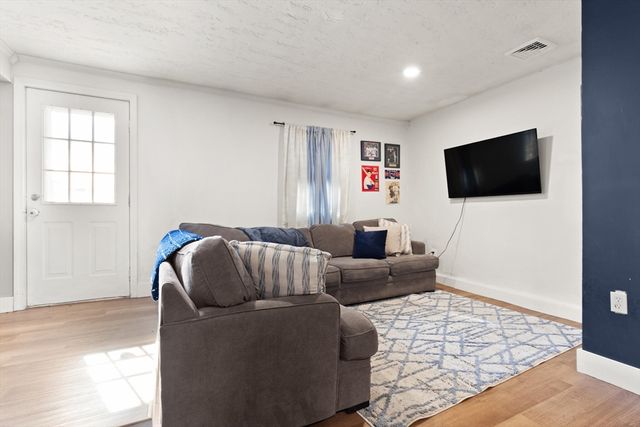 19 Rodwell St, Brockton, MA 02302