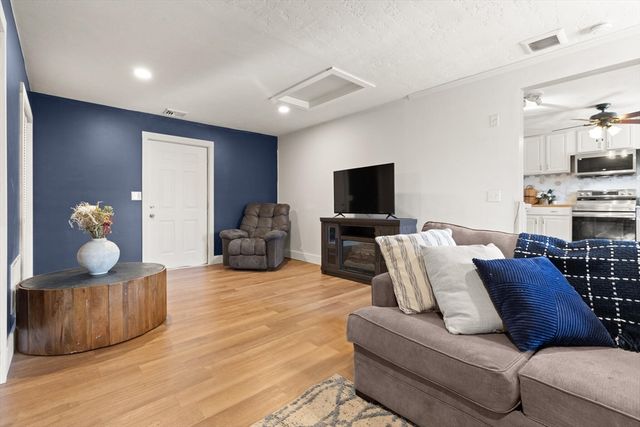 19 Rodwell St, Brockton, MA 02302