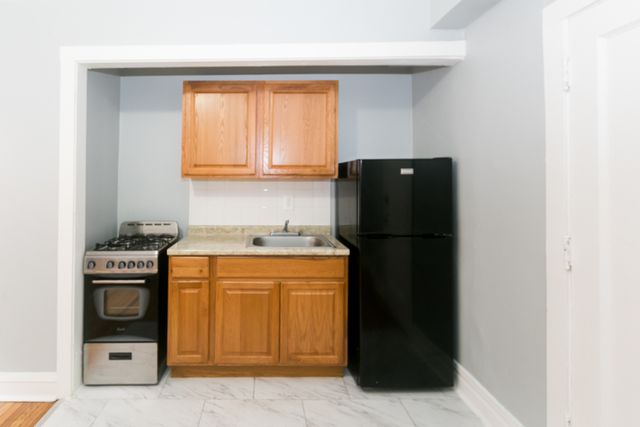 4604 N Beacon Street 2C, Chicago, IL 60640