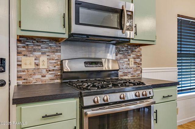 1010 Red Barn Road Road, Breaux Bridge, LA 70517