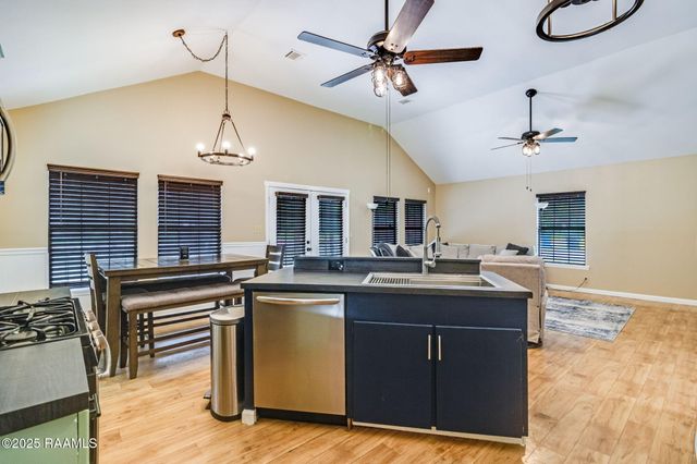 1010 Red Barn Road Road, Breaux Bridge, LA 70517