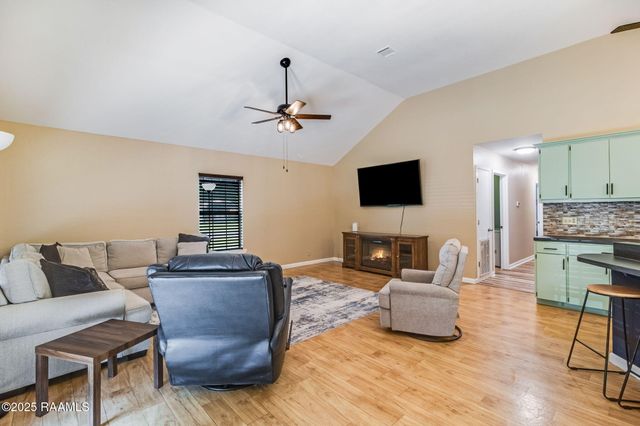 1010 Red Barn Road Road, Breaux Bridge, LA 70517