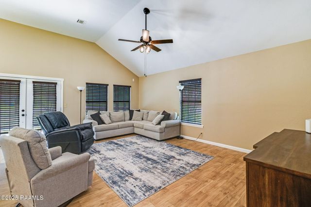 1010 Red Barn Road Road, Breaux Bridge, LA 70517