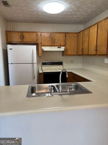 135 Courtyard Lane, Fayetteville, GA 30215