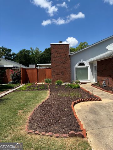 135 Courtyard Lane, Fayetteville, GA 30215