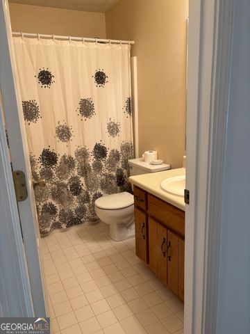135 Courtyard Lane, Fayetteville, GA 30215