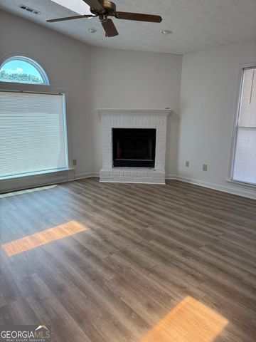 135 Courtyard Lane, Fayetteville, GA 30215