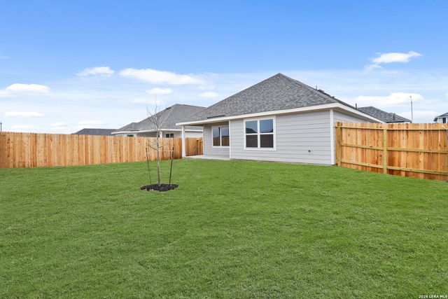 1225 Sweden, Seguin, TX 78155