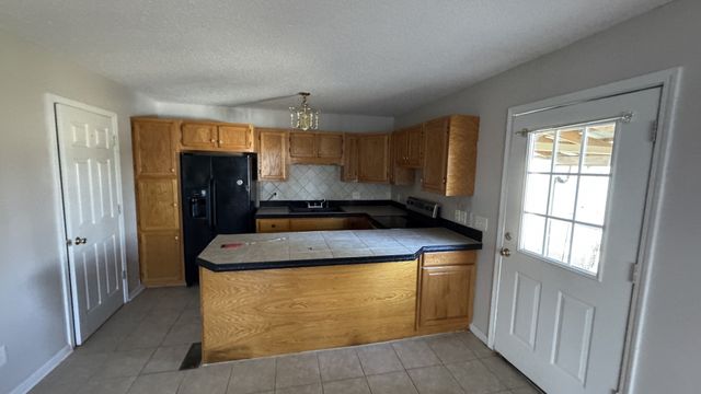 5 Garth Dr, Clarksville, TN 37040