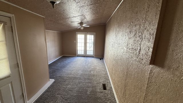 5 Garth Dr, Clarksville, TN 37040