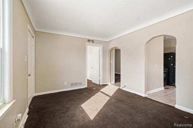 7583 Hudson Avenue, Warren, MI 48091