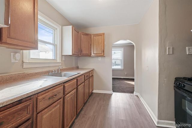 7583 Hudson Avenue, Warren, MI 48091