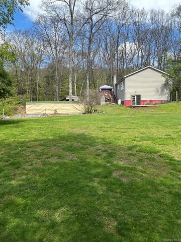 22 Pine Castle Drive, Kerhonkson, NY 12446