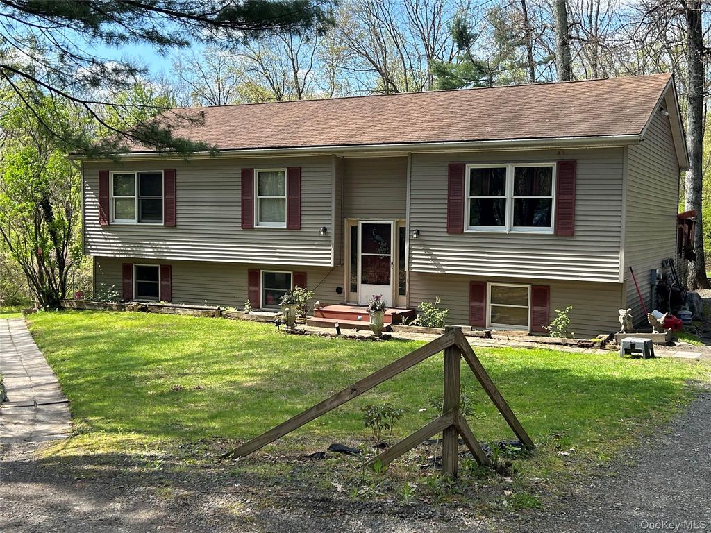 22 Pine Castle Drive, Kerhonkson, NY 12446