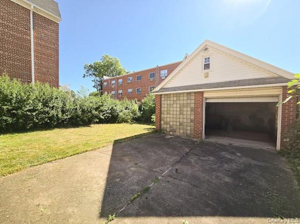 6119 170 Street, Fresh Meadows, NY 11365 — photo 2