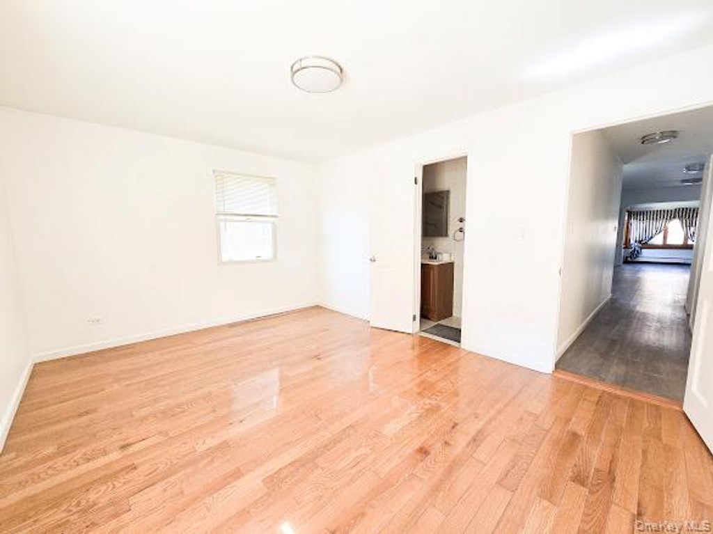 6119 170 Street, Fresh Meadows, NY 11365 — photo 4