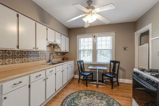 389 E Deerpath Road 1, Lake Forest, IL 60045