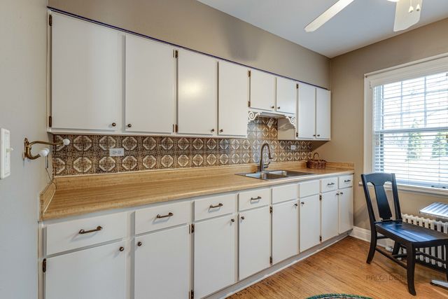 389 E Deerpath Road 1, Lake Forest, IL 60045