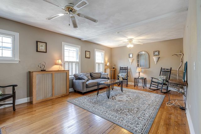 389 E Deerpath Road 1, Lake Forest, IL 60045