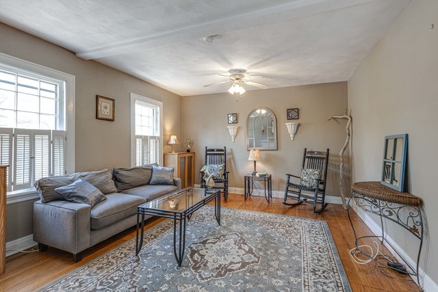 389 E Deerpath Road 1, Lake Forest, IL 60045