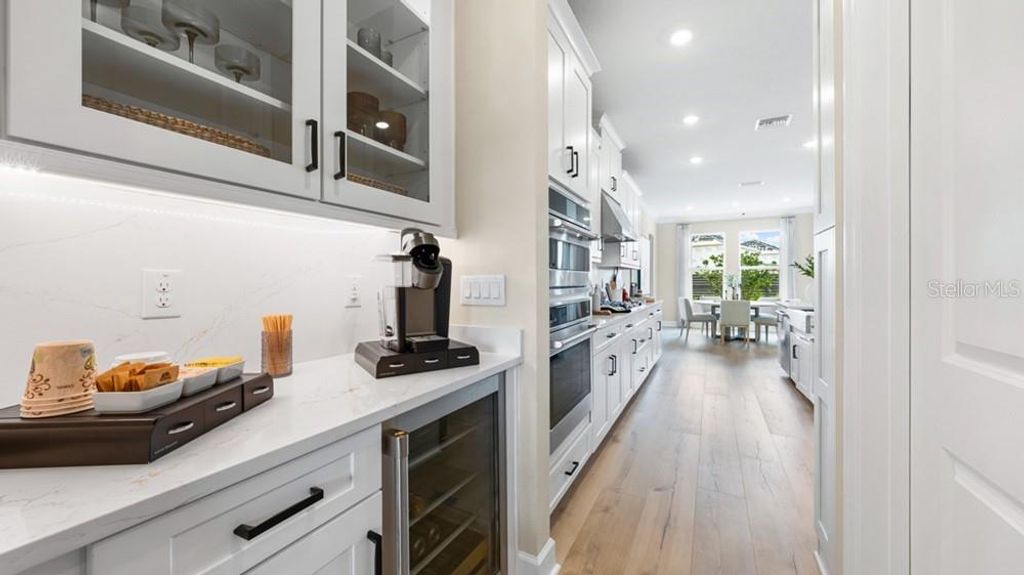 Image 12 of property listing at 1545 TRAILHEAD LANE, Zephyrhills, FL 33541