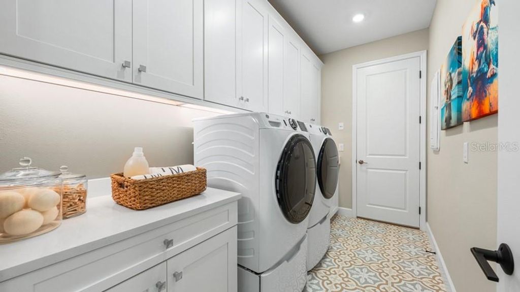 Image 24 of property listing at 1545 TRAILHEAD LANE, Zephyrhills, FL 33541