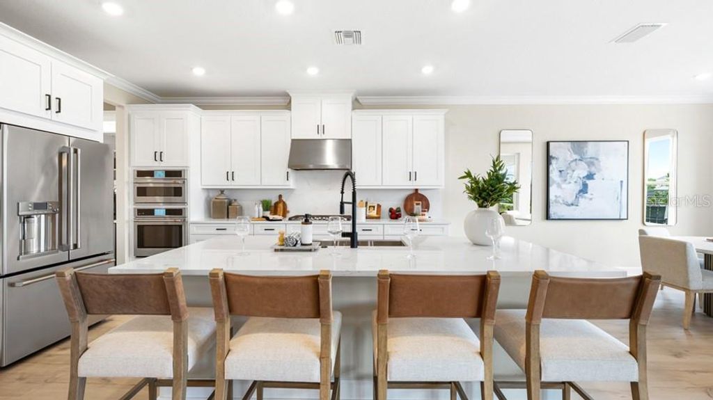 Image 10 of property listing at 1545 TRAILHEAD LANE, Zephyrhills, FL 33541