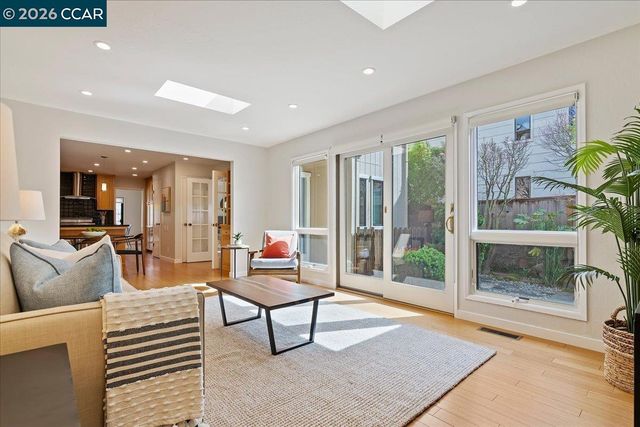 7 Doral Dr, Moraga, CA 94556