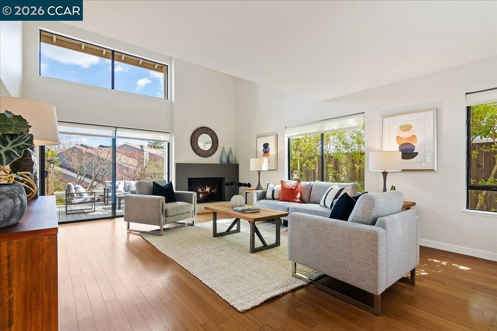 7 Doral Dr, Moraga, CA 94556