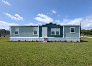 304 Packinghouse Road, Taft, TX 78390