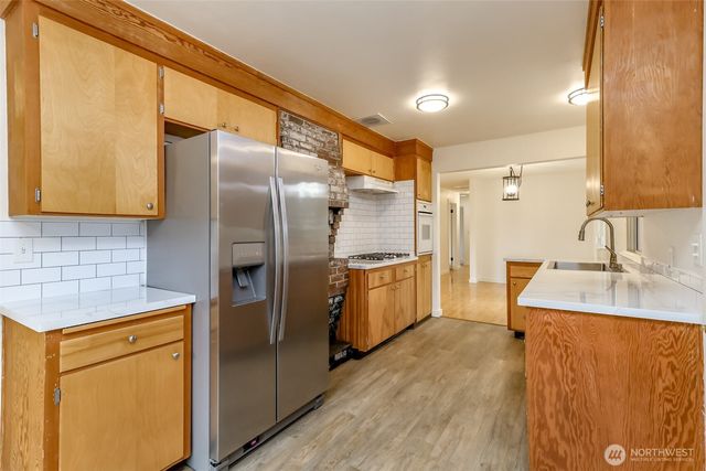 8223 Sherwood Forest Street SW, Lakewood, WA 98498