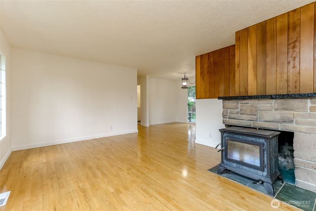 8223 Sherwood Forest Street SW, Lakewood, WA 98498
