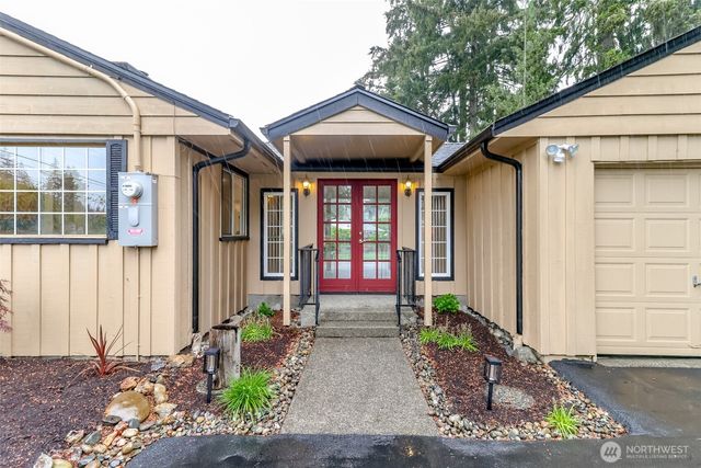 8223 Sherwood Forest Street SW, Lakewood, WA 98498
