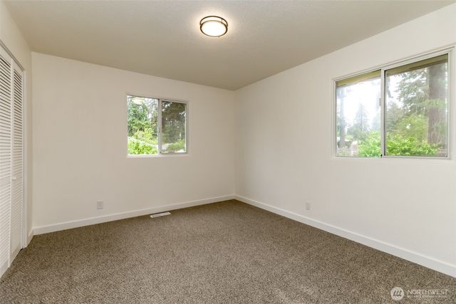 8223 Sherwood Forest Street SW, Lakewood, WA 98498