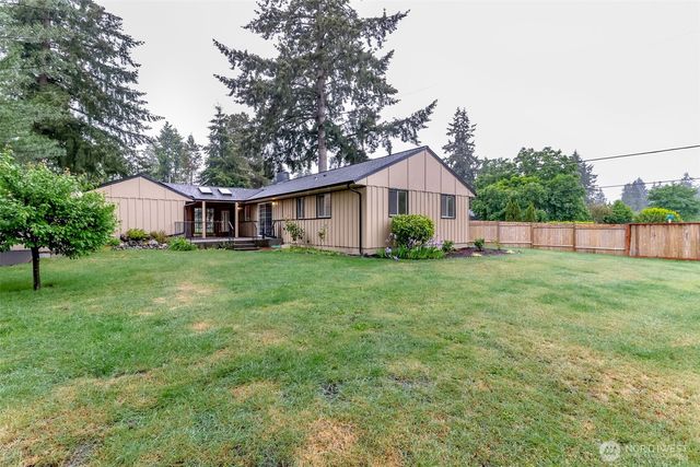 8223 Sherwood Forest Street SW, Lakewood, WA 98498