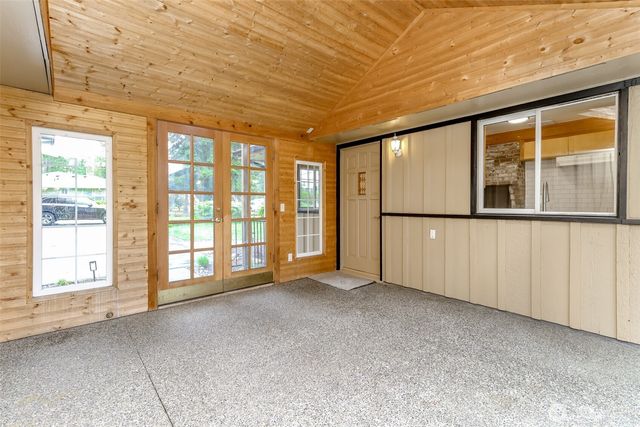 8223 Sherwood Forest Street SW, Lakewood, WA 98498