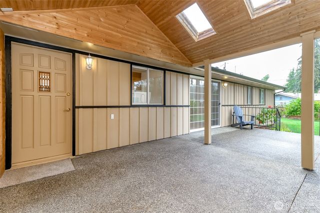 8223 Sherwood Forest Street SW, Lakewood, WA 98498