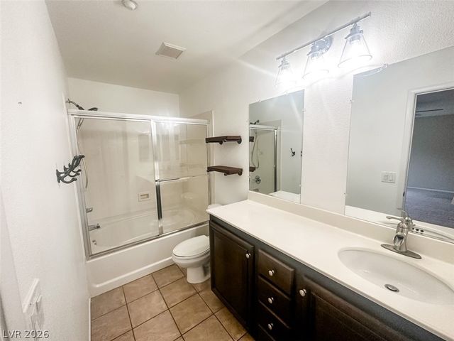 7333 Camden Pine Avenue, Las Vegas, NV 89129