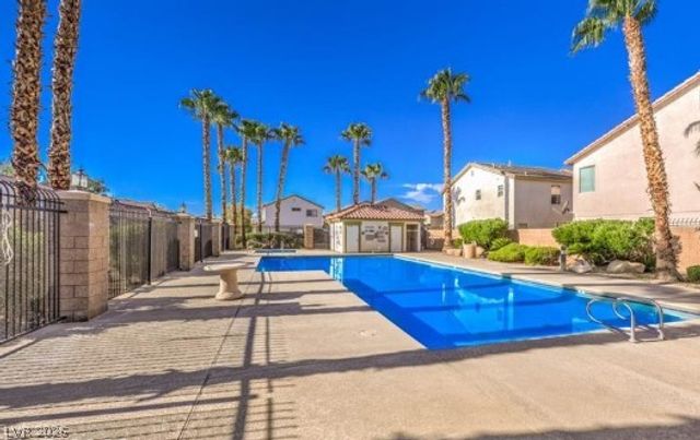 7333 Camden Pine Avenue, Las Vegas, NV 89129