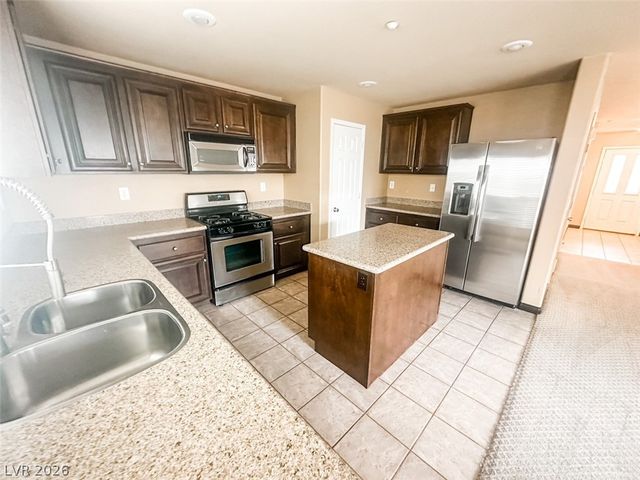 7333 Camden Pine Avenue, Las Vegas, NV 89129